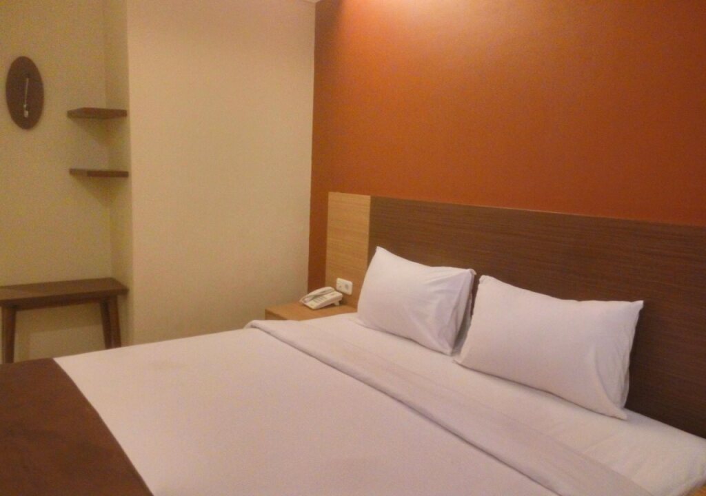 Макассар: Max Hotel