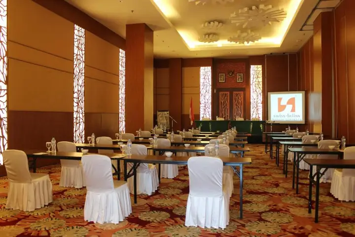 Сурабая: Swiss-Belinn Manyar