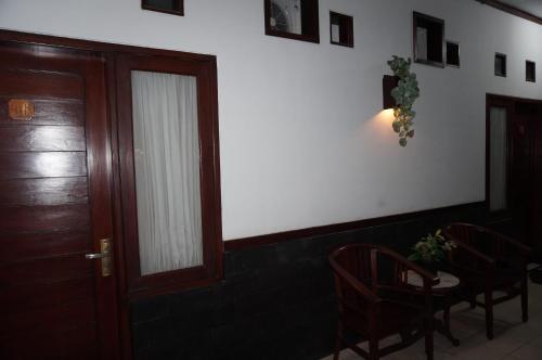 Депок: Hotel Omahkoe