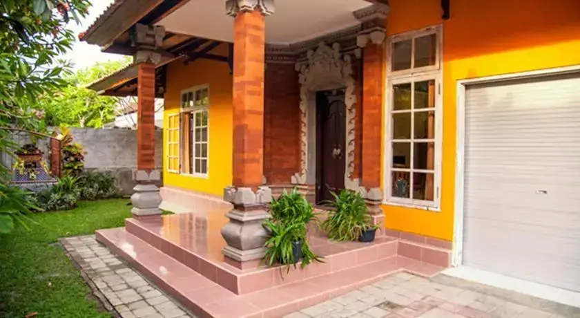 Санур: Rumah Frangipani