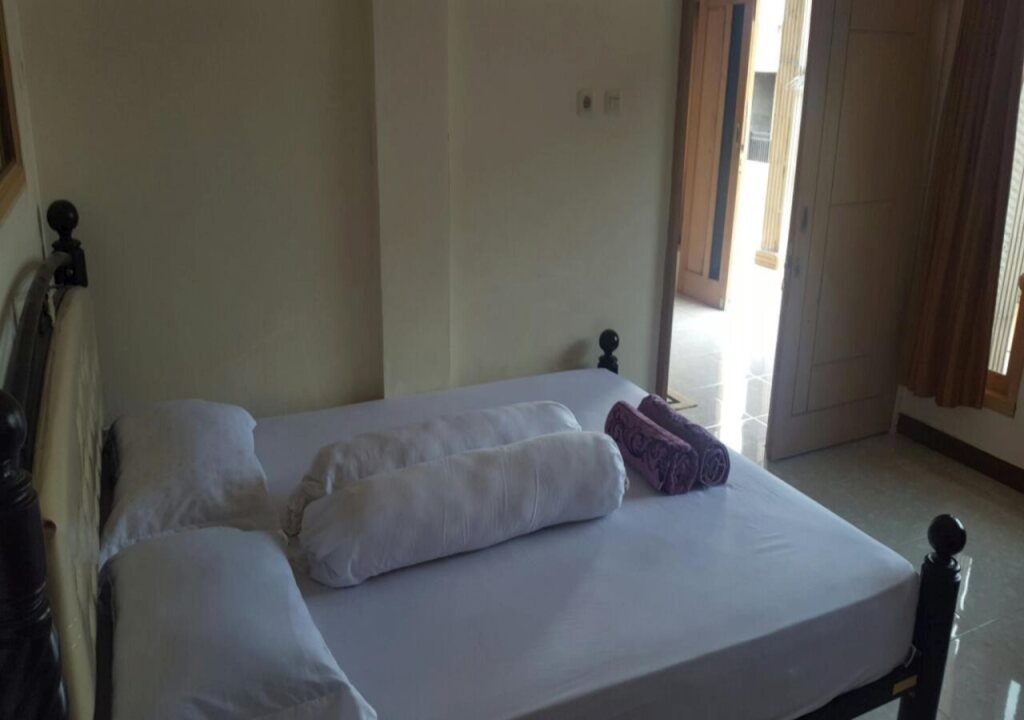 Матарам: Feelhome Stay 1