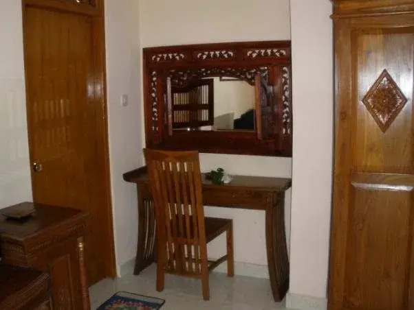 Челук: Bali Bunga Kembang Guest House