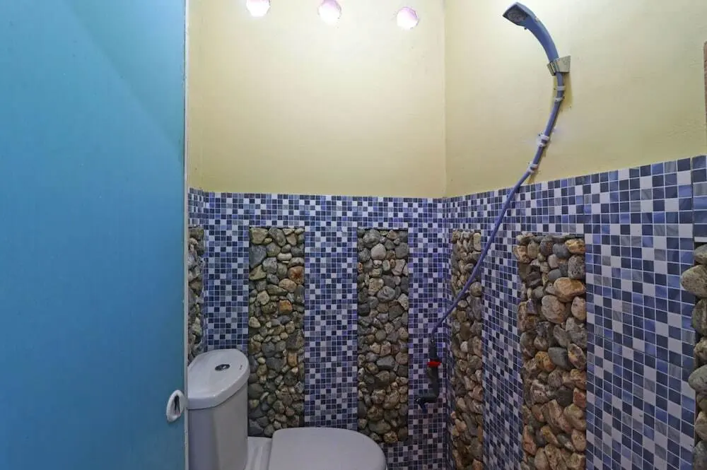 Готонг Ройонг: Batu Kapal Guest House