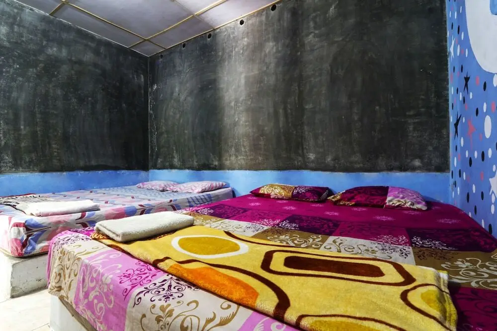 Готонг Ройонг: Batu Kapal Guest House