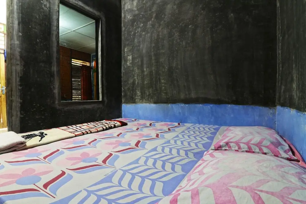 Готонг Ройонг: Batu Kapal Guest House