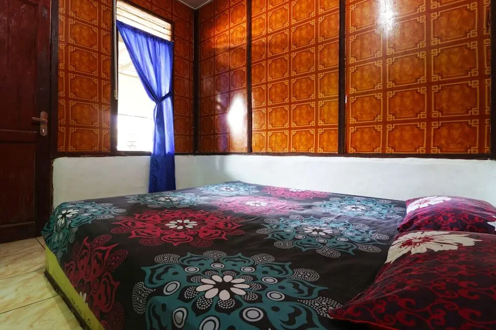 Готонг Ройонг: Batu Kapal Guest House