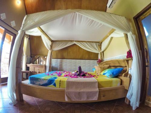 Гили-Мено: Diana Bungalows