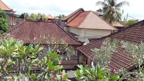 Убуд: Three Ayu Family House