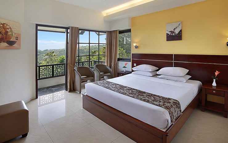 Сукарайя: Gunung Geulis Cottages managed by Royal Tulip