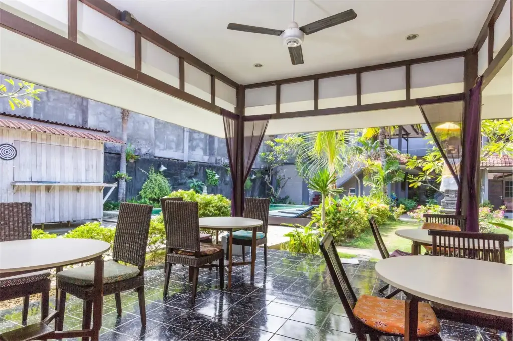 Кута: RedDoorz near Beachwalk Kuta