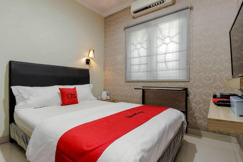 Чикаранг: RedDoorz Plus near Lippo Cikarang Mall