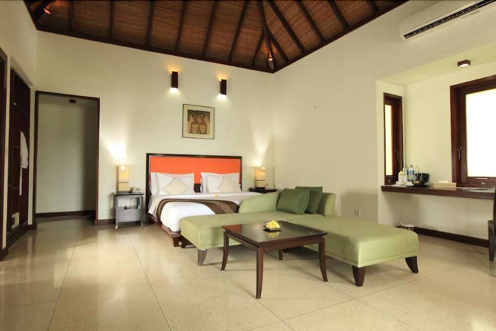 Битунг: Nusa Nalan Beach Resort