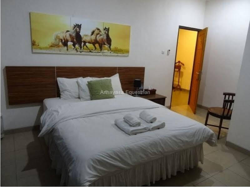 Депок: Arthayasa Guest House