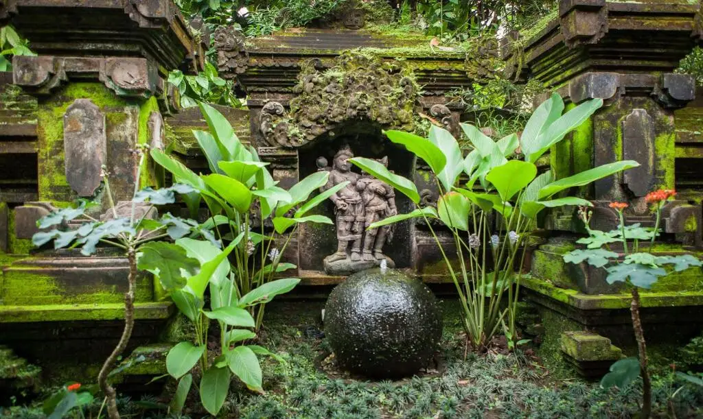Табанан: Rumah Desa