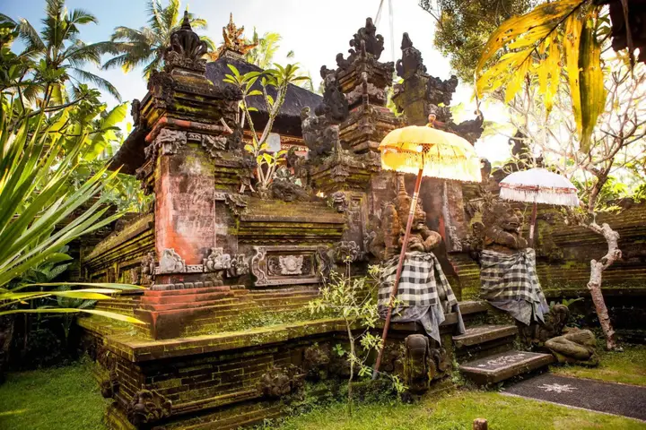 Табанан: Rumah Desa