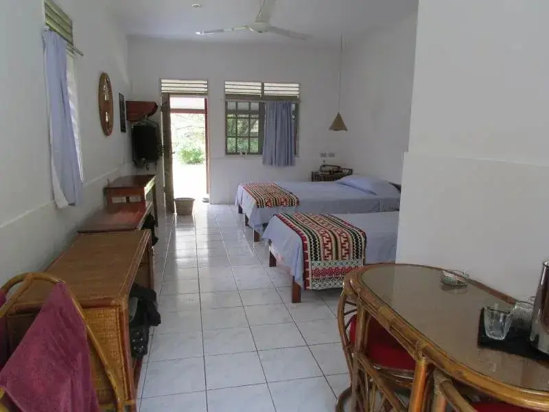 Браджа Йекти: The Satwa Elephant Ecolodge