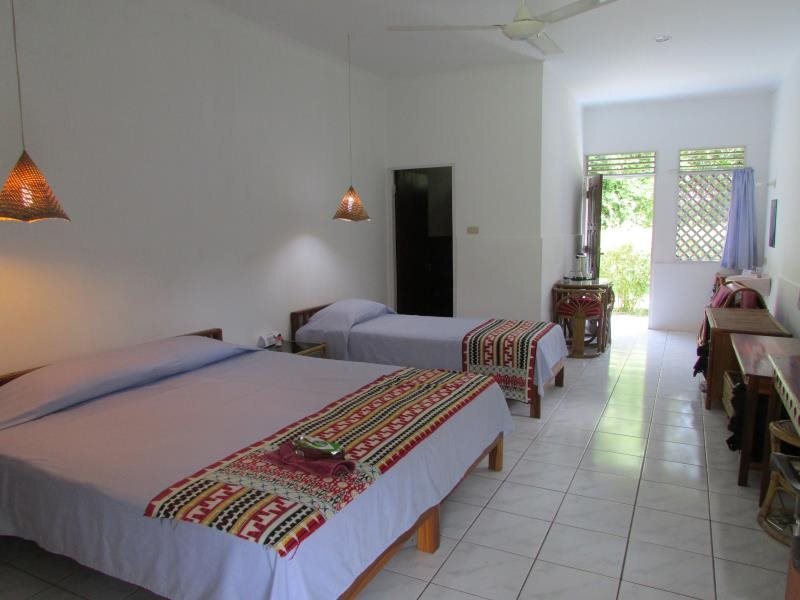 Браджа Йекти: The Satwa Elephant Ecolodge