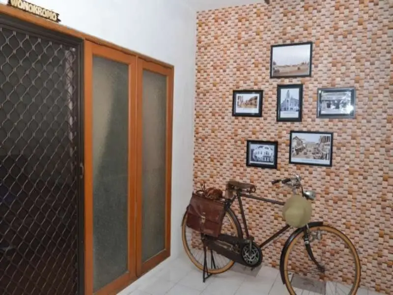 Сурабая: Ontel Guest House