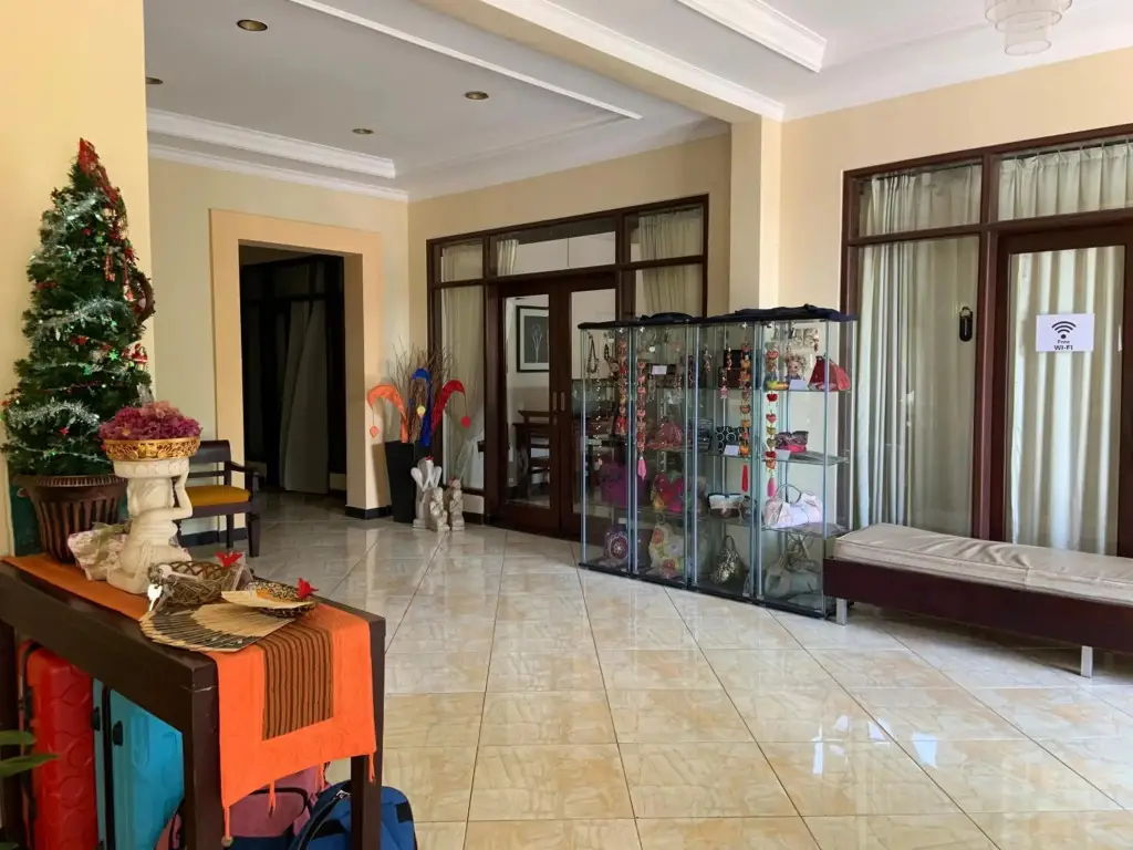 Денпасар: Nirwana Hotel Suites