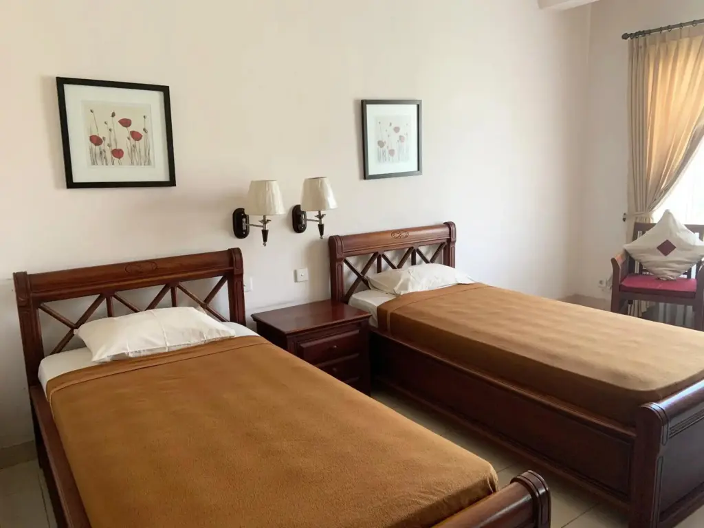 Денпасар: Nirwana Hotel Suites
