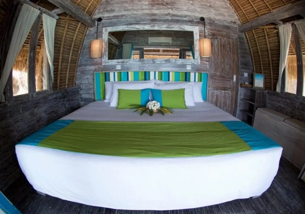 Лембонган-Айленд: Hai Tide Beach Resort