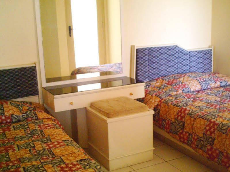 Депок: Sejahtera Family and Apartment