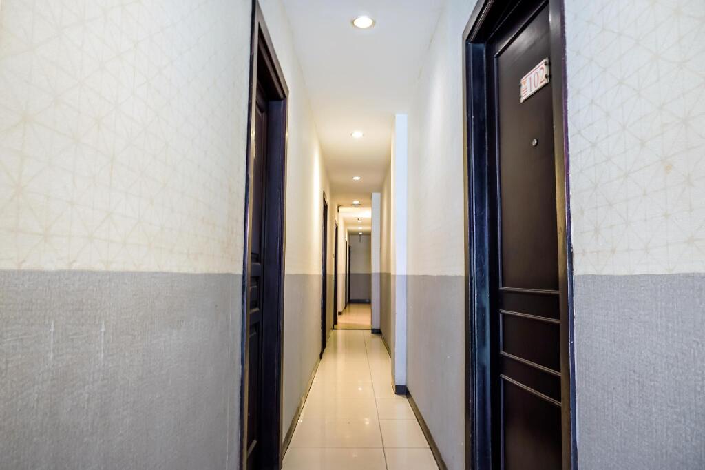 Джакарта: Belvena Hotel
