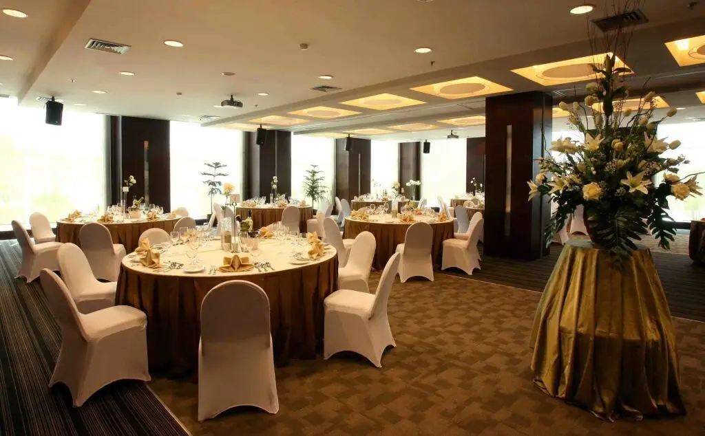 Чикаранг: President Executive Club