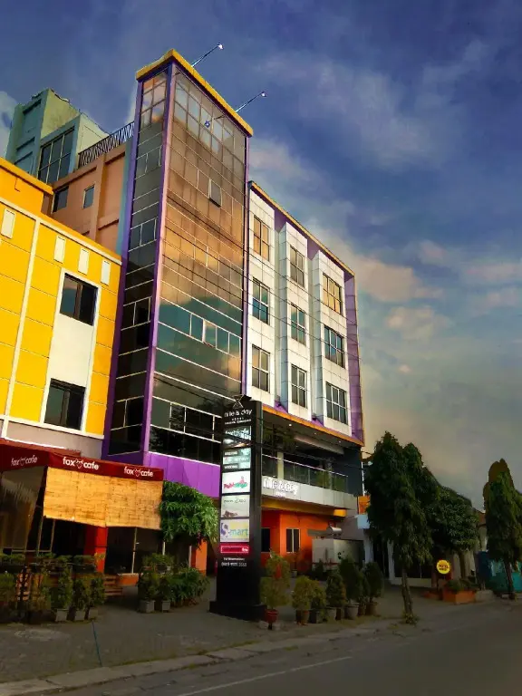 Сурабая: Nite & Day Surabaya - Gunungsari