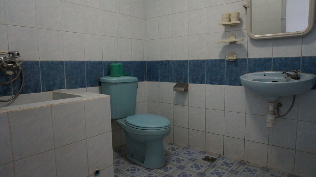 Бату: Hotel Surya Indah
