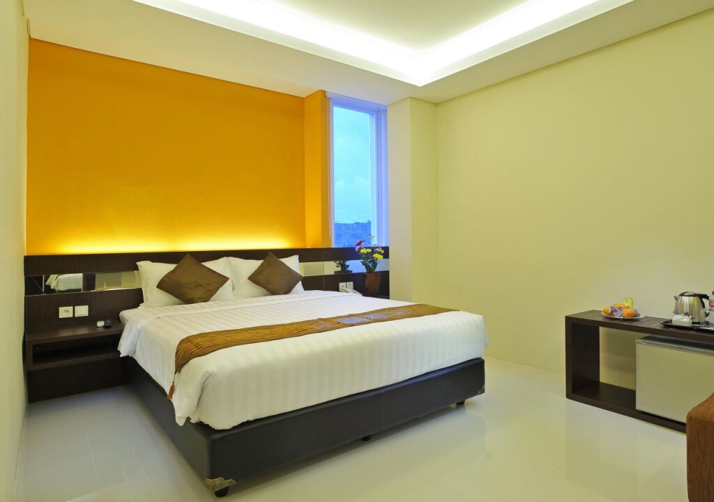 Сурабая: d'Season Hotel