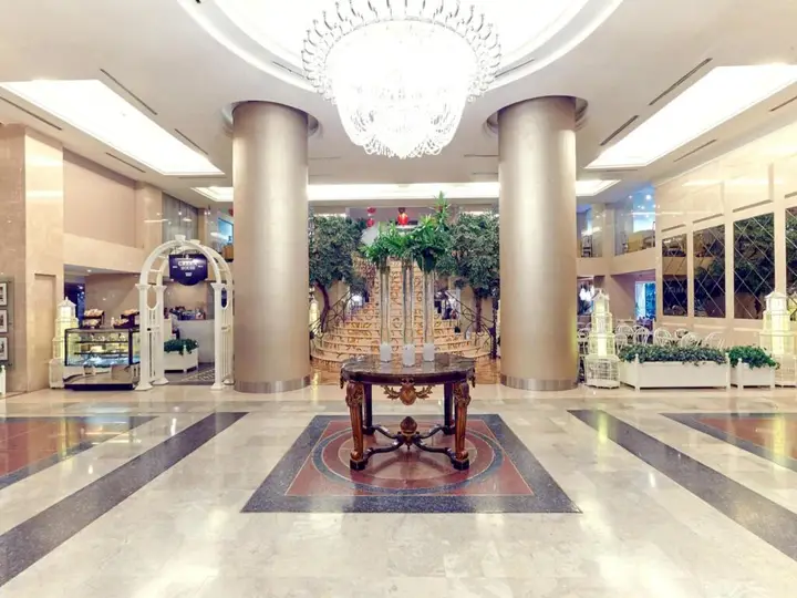 Сурабая: Garden Palace Hotel