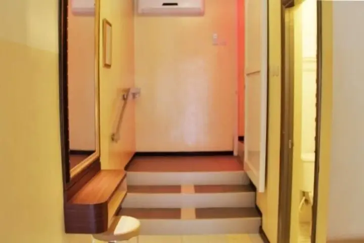 Сурабая: New Cahaya Hotel