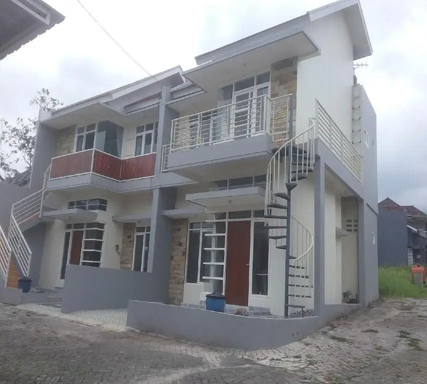 Бату: Villa Puncak Garuda