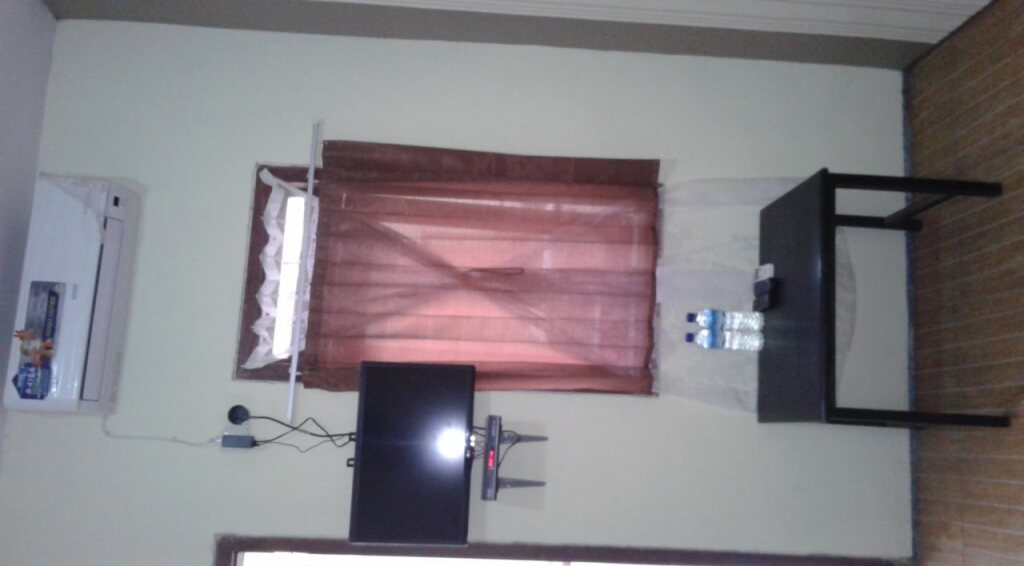 Маланг: Adel Guest House