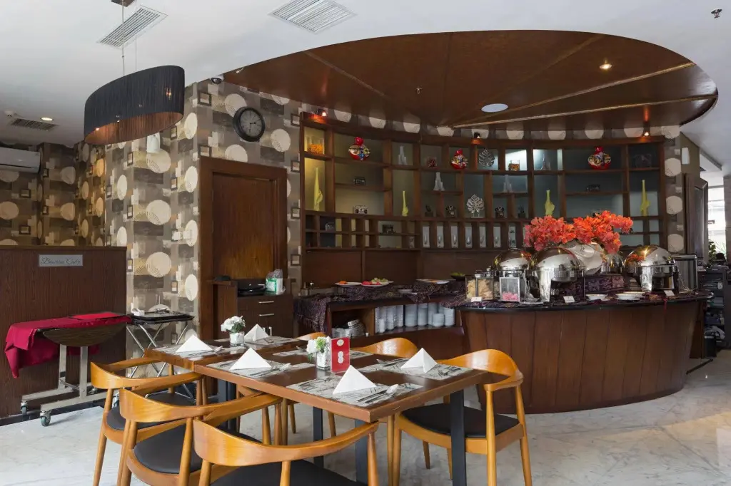 Джакарта: RedDoorz Plus near Blok M Square