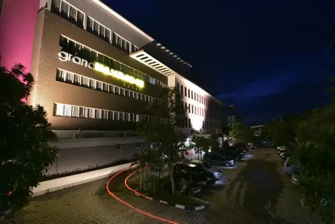 Grand Nanggroe Hotel — фото 1