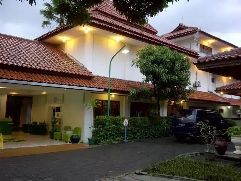 Суракарта: Lodging Hotel Sadinah