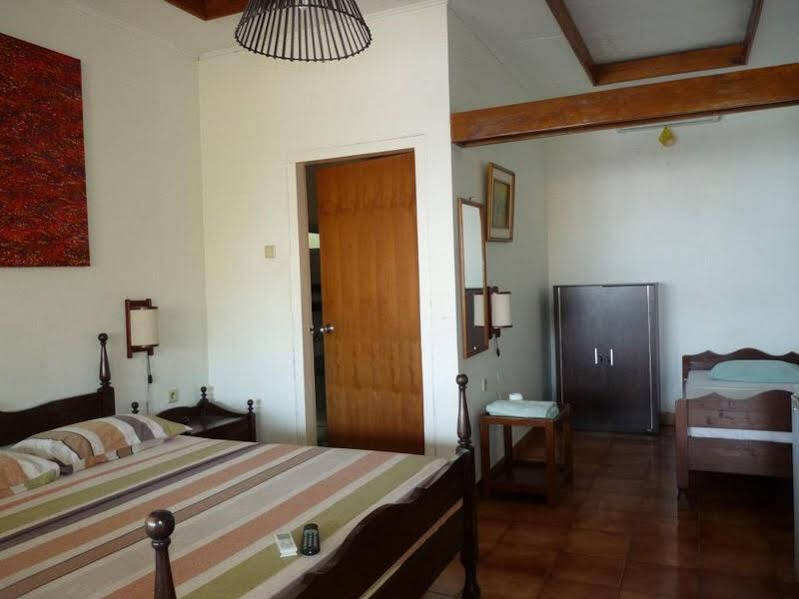 Пелабухан-рату: Bunga Ayu Bungalows & Restaurant