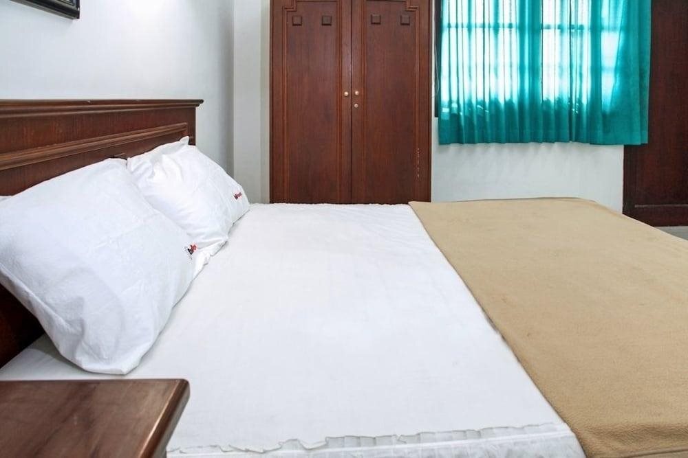 Сурабая: Hotel Dibino