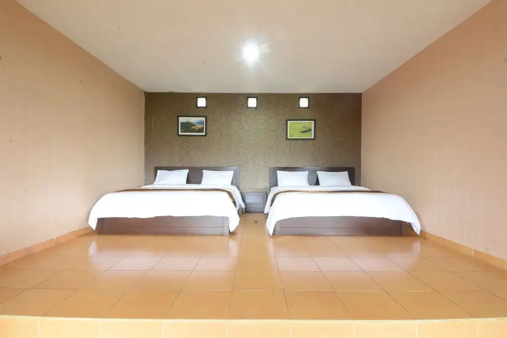 Лембанг: Lemon Hotel