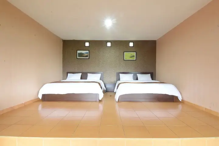 Лембанг: Lemon Hotel