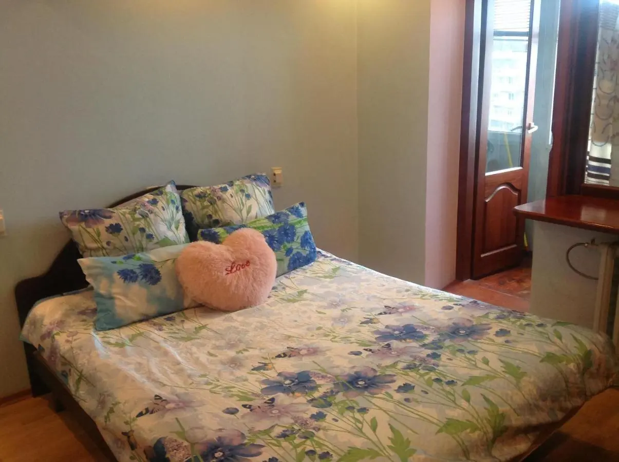 Новороссийск: Apartment on Tolstogo 17