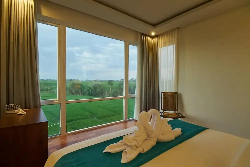 Сесе: Villa Surgawi Cemagi