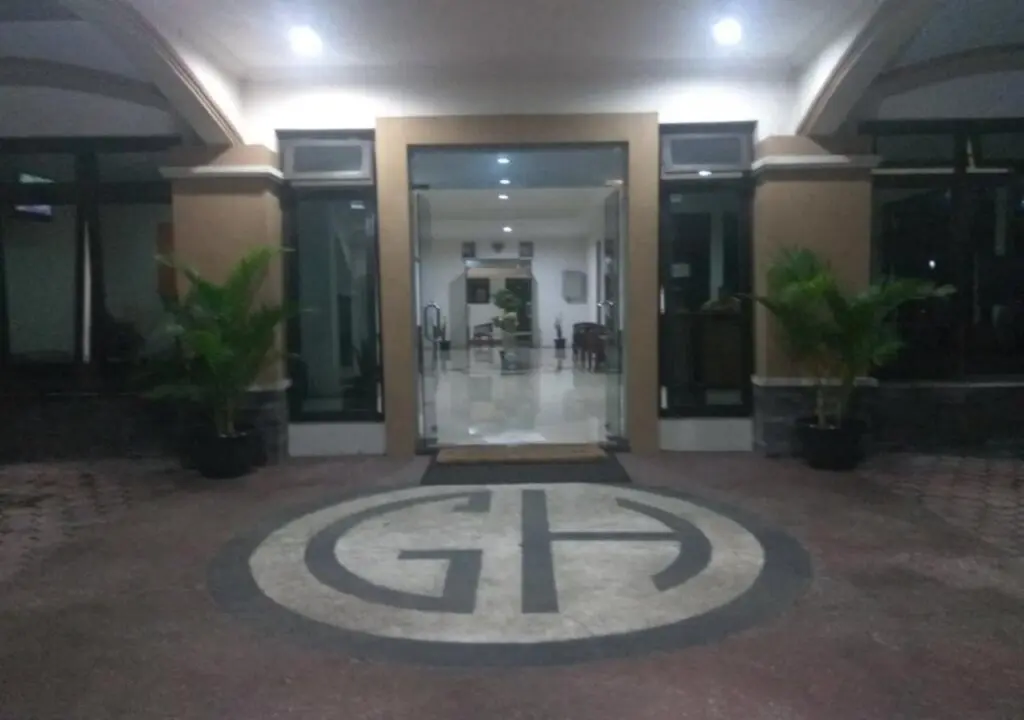 Сраген: Graha Hotel