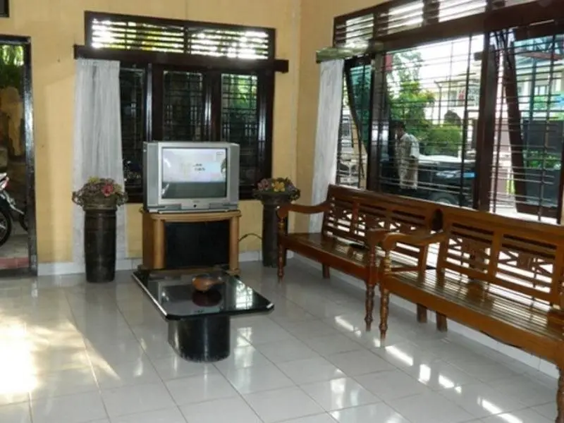 Суракарта: Hotel Atina