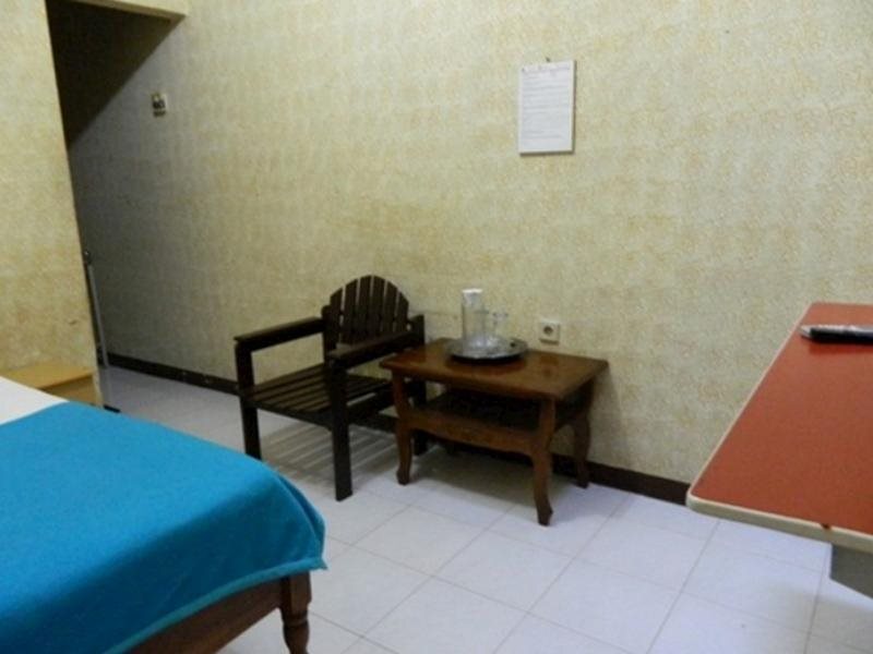 Суракарта: Hotel Atina