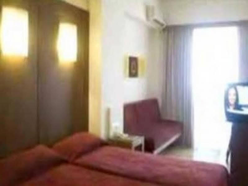 Вагете: Hotel Maras Risen