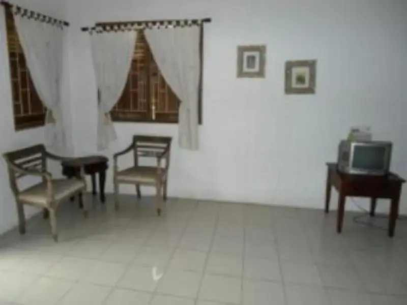 Травас: Nasta Inn Trawas