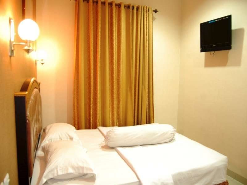 Медан: Hotel Syariah Aceh House Wahid Hasyim